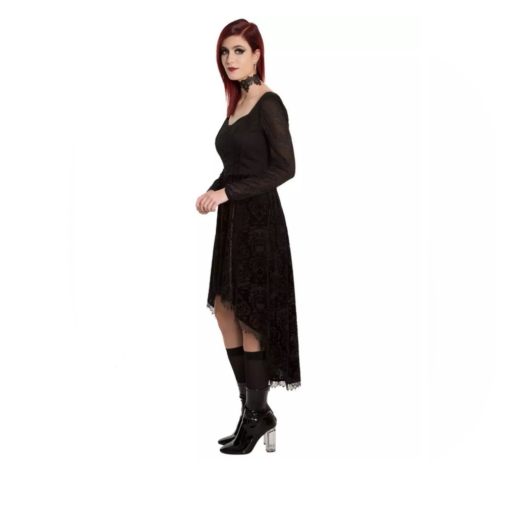 Hot Topic Black Lace Long-Sleeve
Velvet Hi-Low Gown (Prom Collection 2017) - Picture 3 of 10